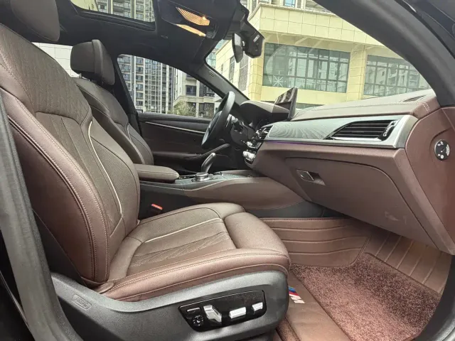 BMW 5 Series — Фото автомобиля 5