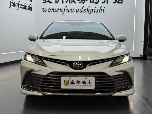 Toyota Camry — Фото автомобиля 2