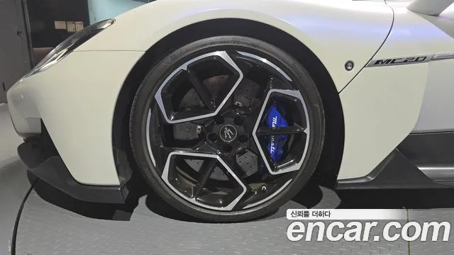 Maserati MC20 — Фото автомобиля 5