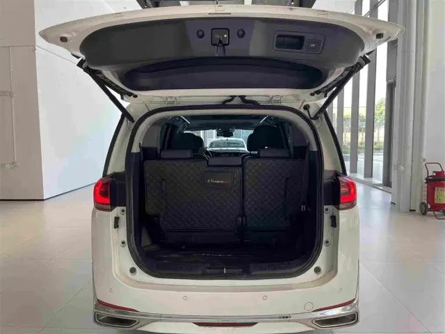 GAC Trumpchi M8 — Фото автомобиля 15