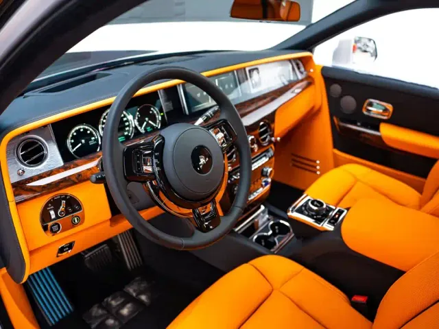 Rolls-Royce Phantom — Фото автомобиля 8