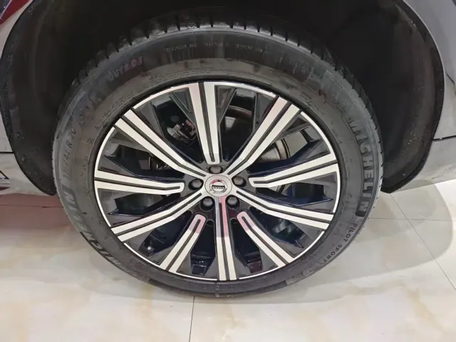 Volvo XC90 — Фото автомобиля 15