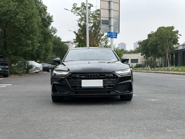Audi A7L — Фото автомобиля 2