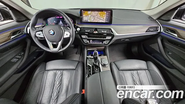 BMW 5 Series G30 — Фото автомобиля 10