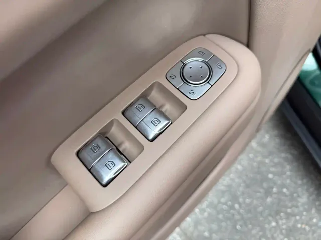 Li Auto L9 — Фото автомобиля 8