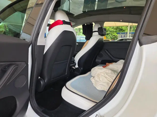 Tesla Model Y — Фото автомобиля 9
