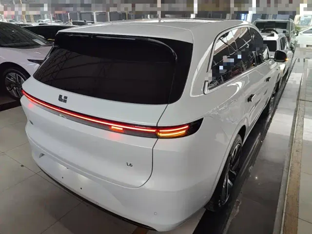 Li Auto L6 — Фото автомобиля 6