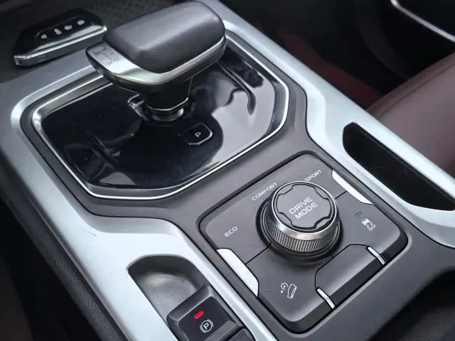 Geely Haoyue — Фото автомобиля 10
