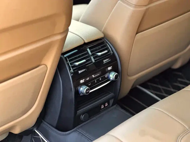 BMW 5 Series — Фото автомобиля 9