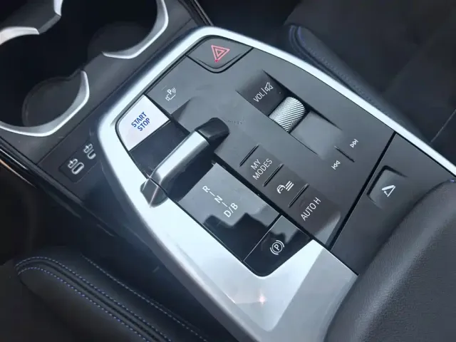 BMW BMW iX1 2025 eDrive25L M Sport Package — Фото автомобиля 11