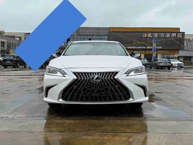 Lexus ES — Фото автомобиля 2