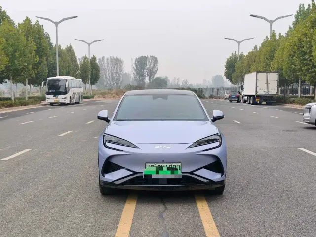 BYD Sealion 07 EV — Фото автомобиля 2