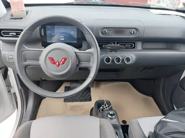 Wuling Zhiguang NEV — Фото автомобиля 9
