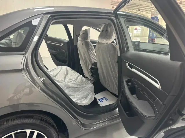 Geely Emgrand — Фото автомобиля 14