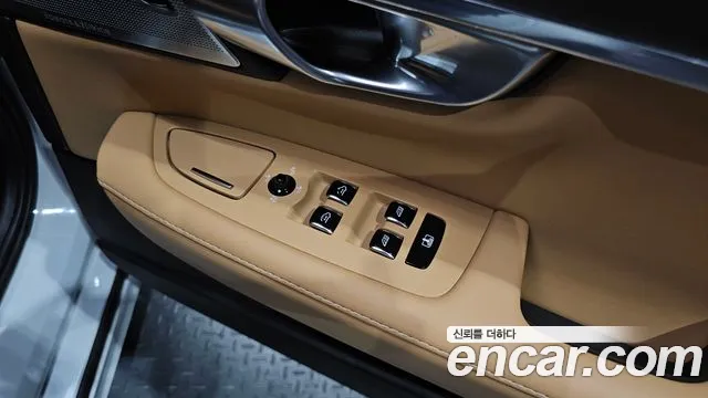 Volvo S90 — Фото автомобиля 29
