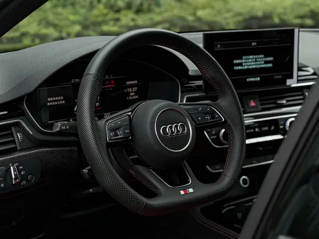 Audi S4 — Фото автомобиля 9