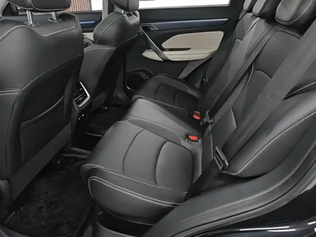 Geely Boyue — Фото автомобиля 16
