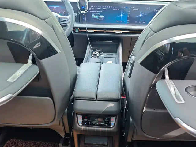 Ford Edge — Фото автомобиля 16