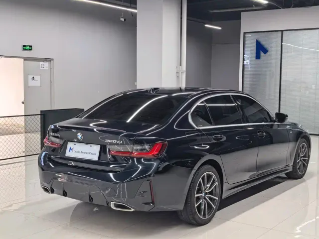 BMW 3 Series — Фото автомобиля 4