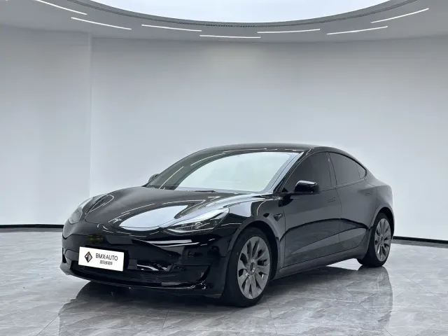 Фотография автомобиля — Tesla Model 3