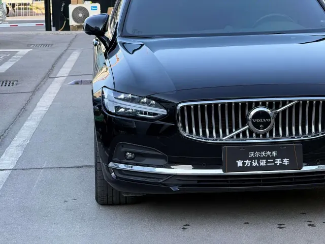 Volvo S90 — Фото автомобиля 2