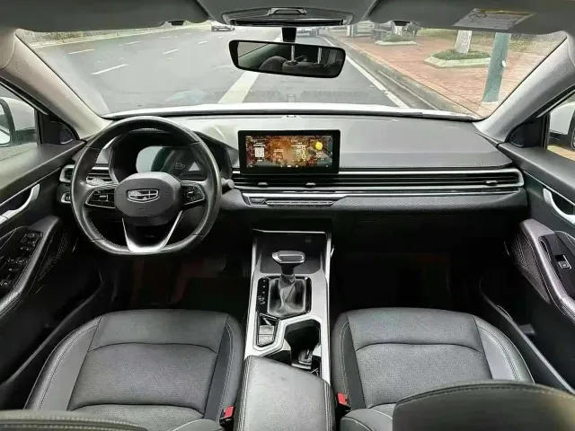 Geely Emgrand — Фото автомобиля 7