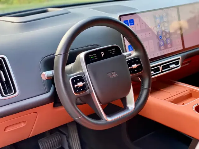 Li Auto L8 — Фото автомобиля 15
