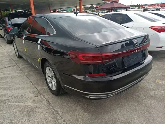 Volkswagen Passat — Фото автомобиля 22