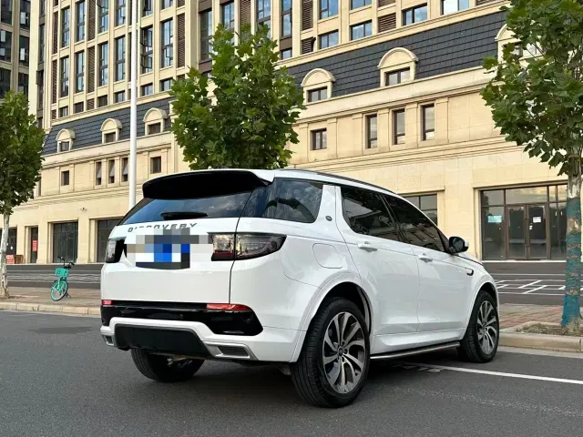 Land Rover Discovery Sport — Фото автомобиля 15