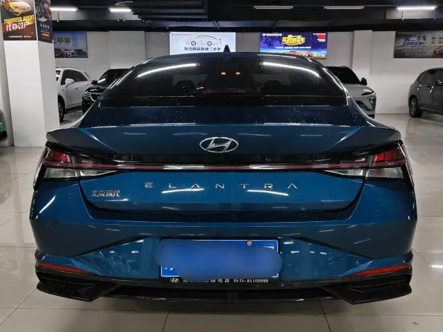 Hyundai Elantra — Фото автомобиля 9