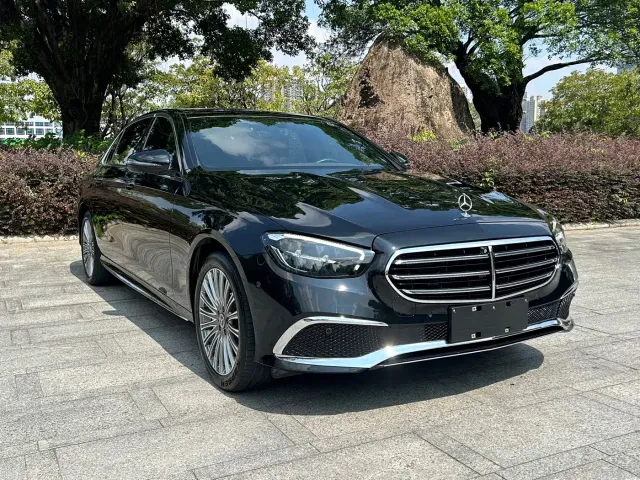 Mercedes-Benz E-Class — Фото автомобиля 3
