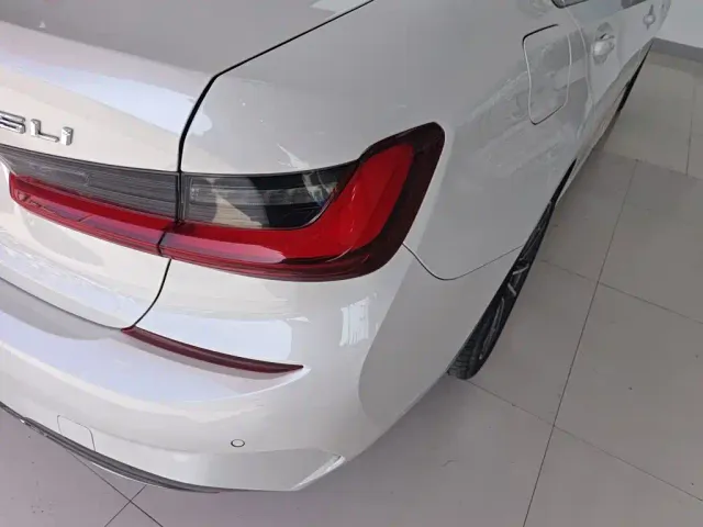 BMW 3 Series — Фото автомобиля 23