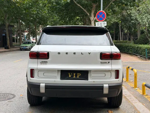 Geely ICON — Фото автомобиля 8