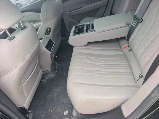 Geely Galaxy Xingyao 8 — Фото автомобиля 9