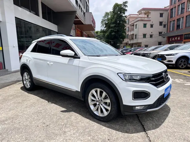 Volkswagen T-Roc — Фото автомобиля 3