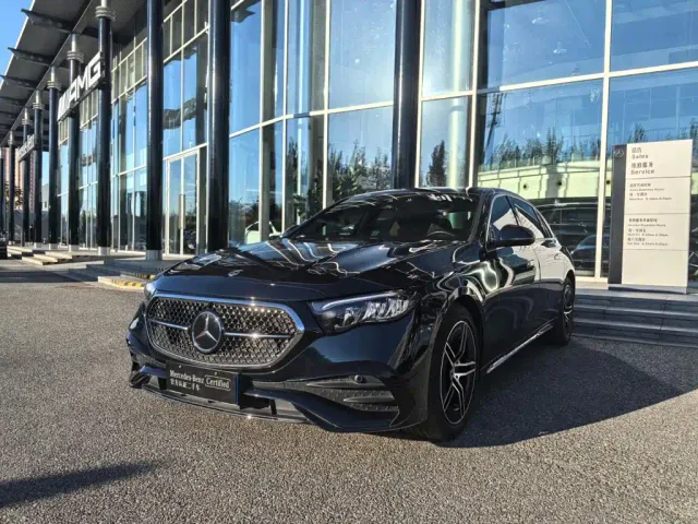 Фотография автомобиля — Mercedes-Benz E-Class