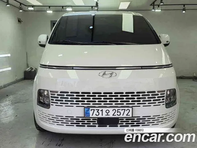 Фотография автомобиля — Hyundai Staria