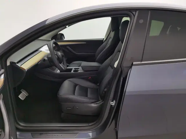 Tesla Model Y 2021 Performance High-Performance AWD — Фото автомобиля 10