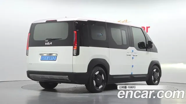 Kia PV5 — Фото автомобиля 2