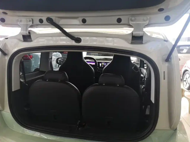 Baojun KiWi EV — Фото автомобиля 18