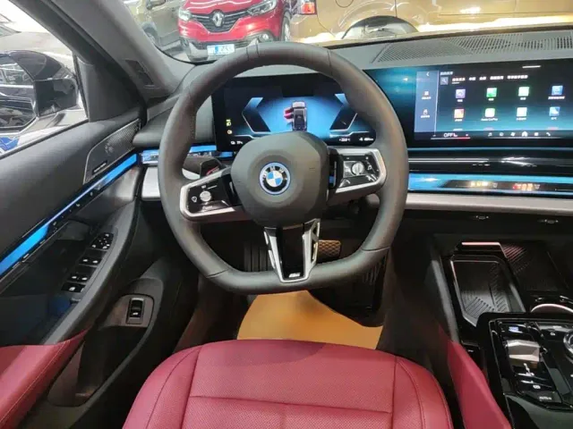 BMW i5 — Фото автомобиля 10