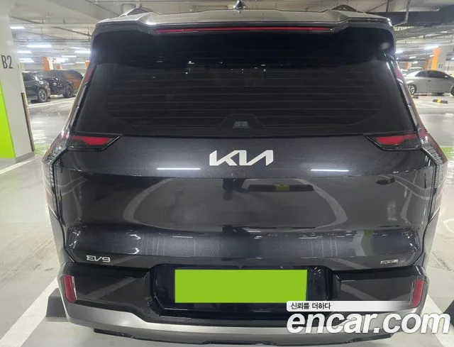 Kia EV9 — Фото автомобиля 4