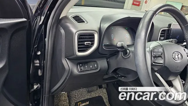 Hyundai Venue — Фото автомобиля 23