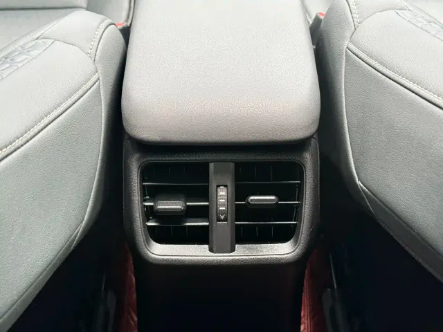 Lexus UX — Фото автомобиля 17