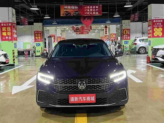 Volkswagen Passat — Фото автомобиля 2
