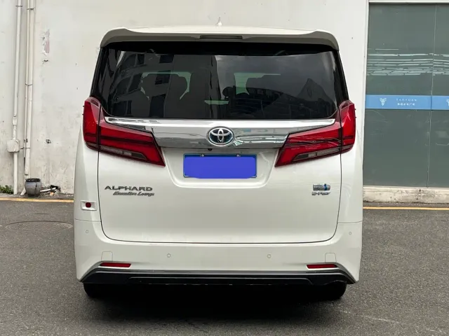 Toyota Alphard — Фото автомобиля 8