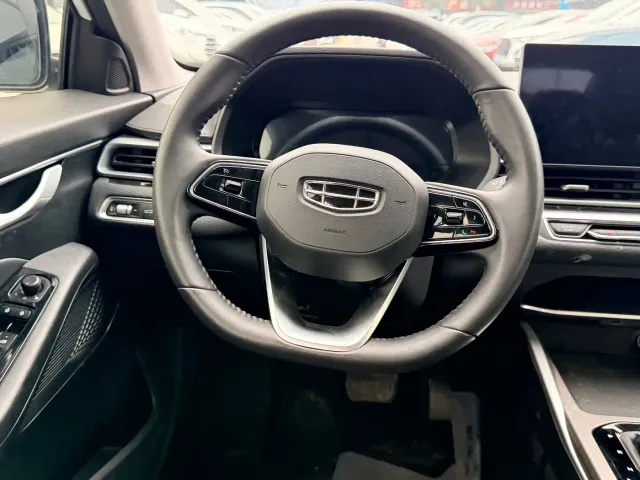 Geely Emgrand — Фото автомобиля 7