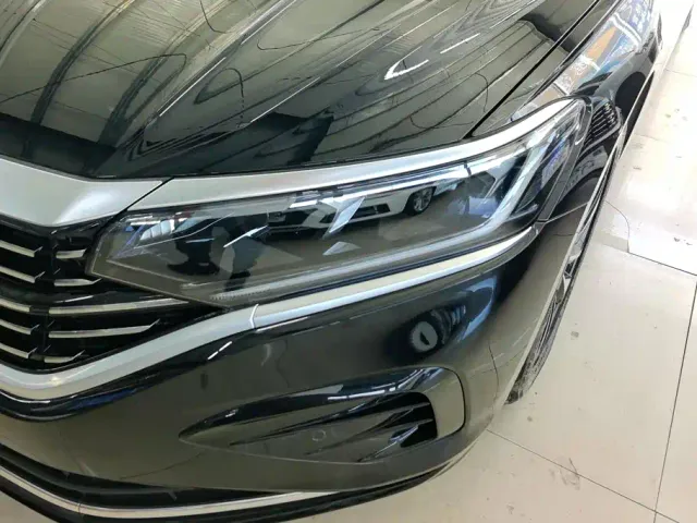 Volkswagen Passat — Фото автомобиля 5