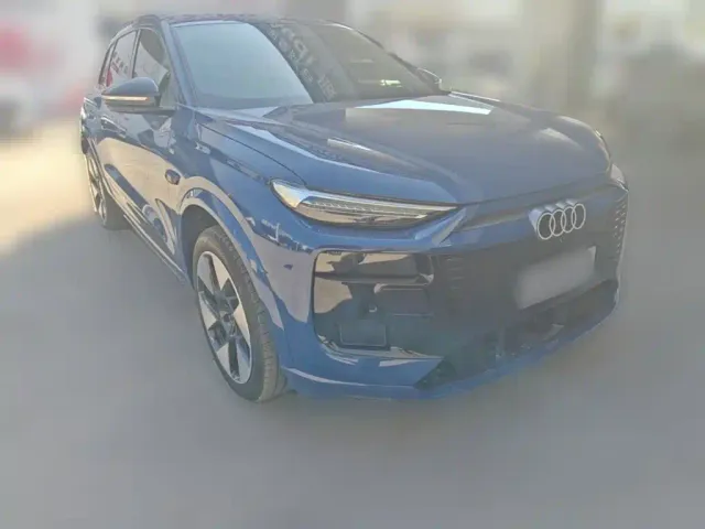 Audi Q6L e-tron — Фото автомобиля 5