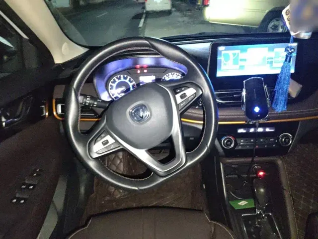 Changan Eado DT — Фото автомобиля 11